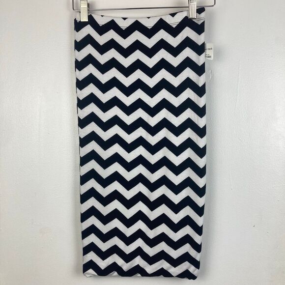 NWT Soprano Nordstrom Rack Pencil Skirt Chevron Print White Black Geometric XS - Picture 1 of 7